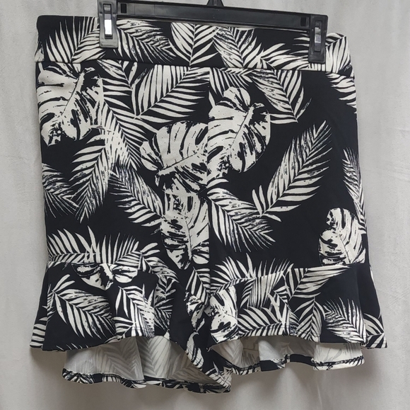 Palm ruffle shorts - Picture 4 of 7